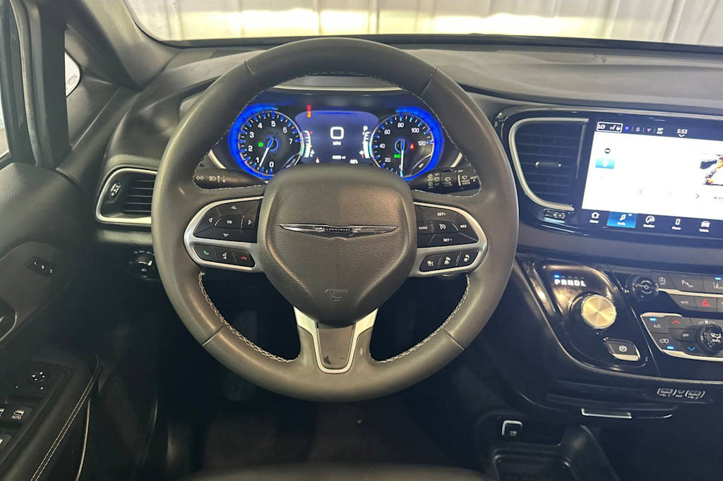 Thumbnail: 2025 Chrysler Pacifica - 12
