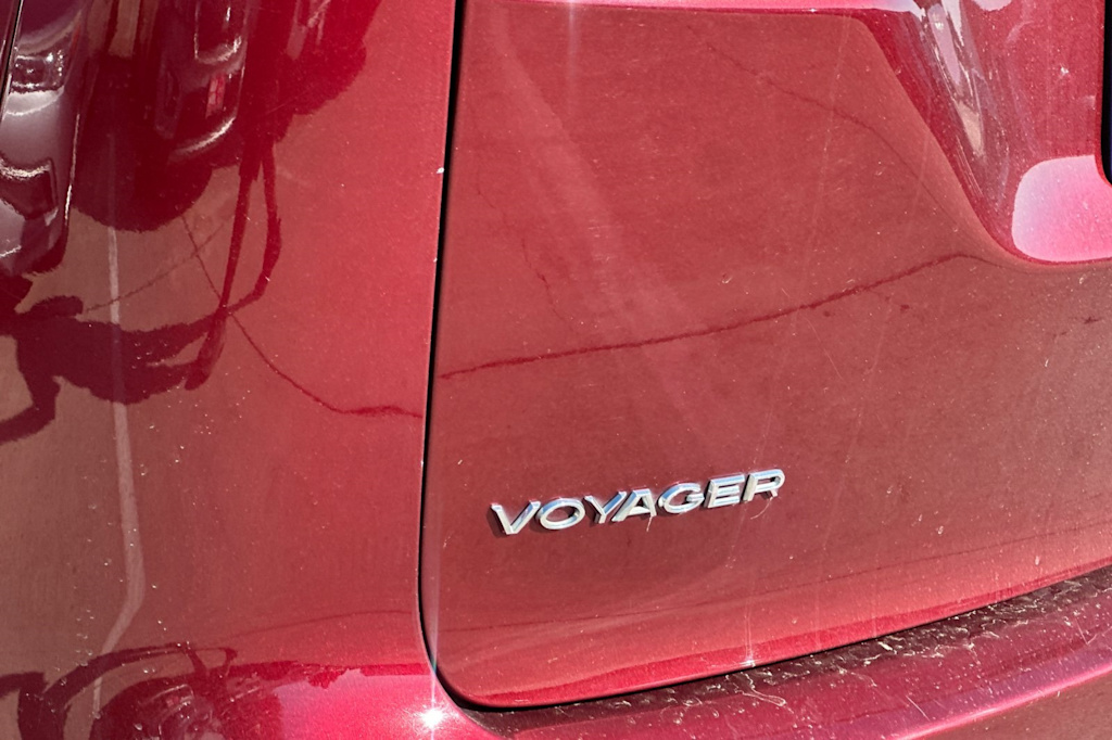 Thumbnail: 2020 Chrysler Voyager - 7