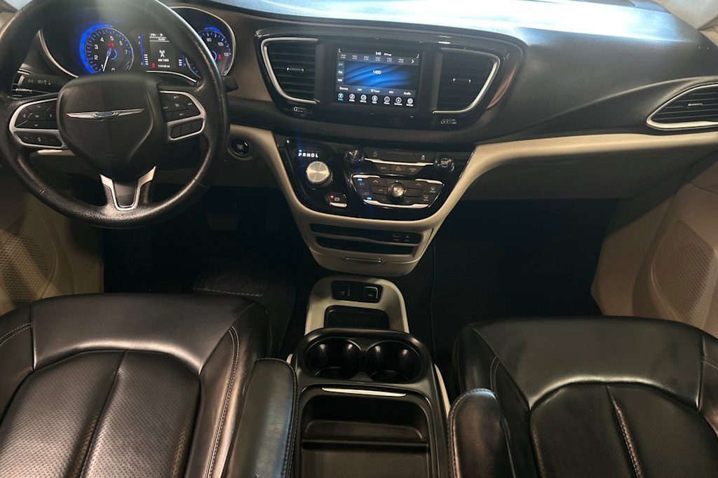 Thumbnail: 2020 Chrysler Voyager - 2