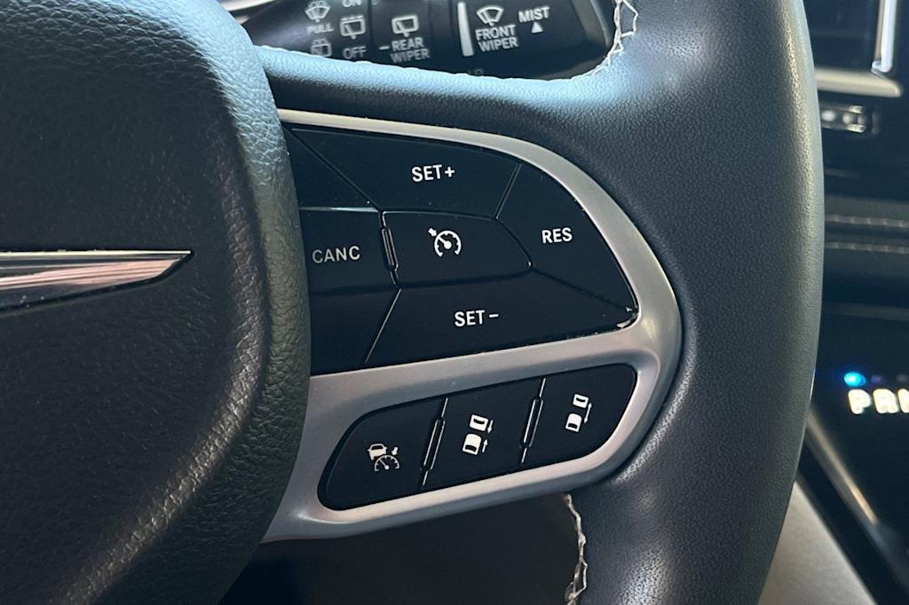Thumbnail: 2023 Chrysler Pacifica - 30