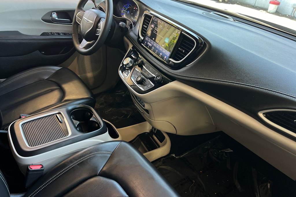 Thumbnail: 2023 Chrysler Pacifica - 14