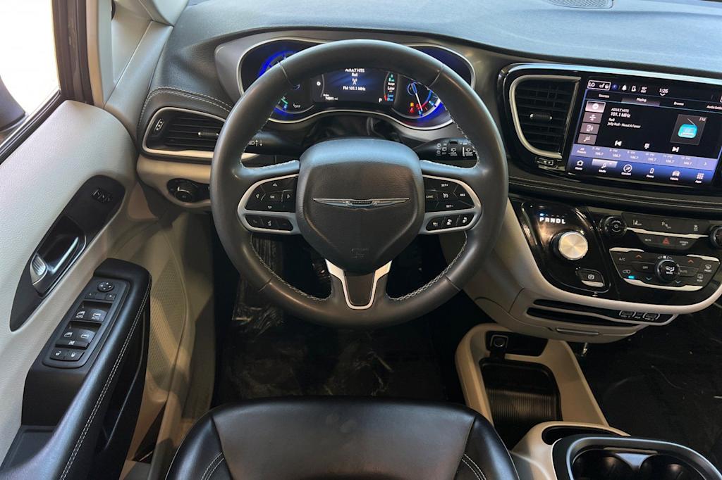 Thumbnail: 2023 Chrysler Pacifica - 13