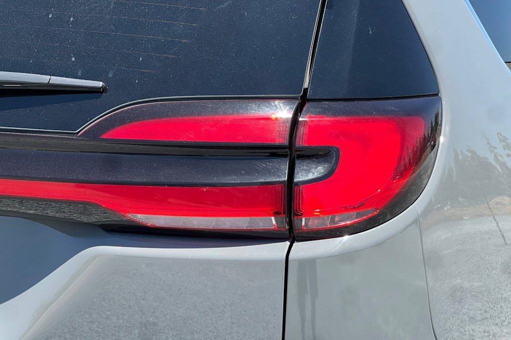Thumbnail: 2023 Chrysler Pacifica - 35
