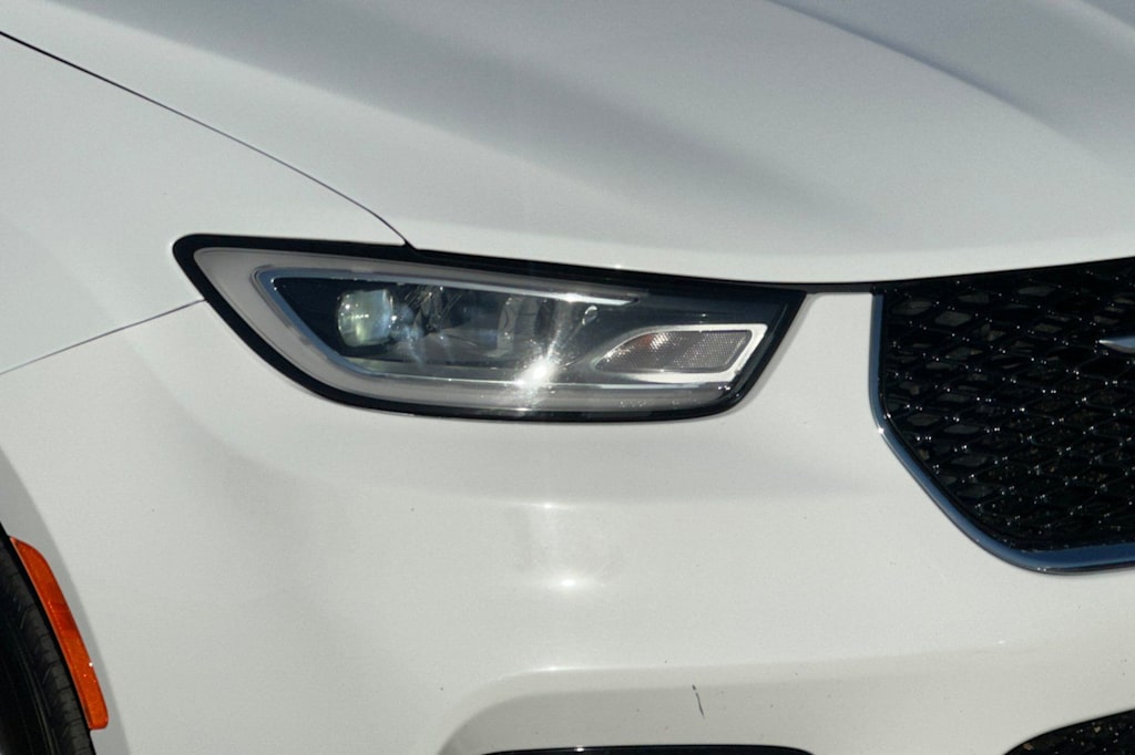 Thumbnail: 2023 Chrysler Pacifica - 36