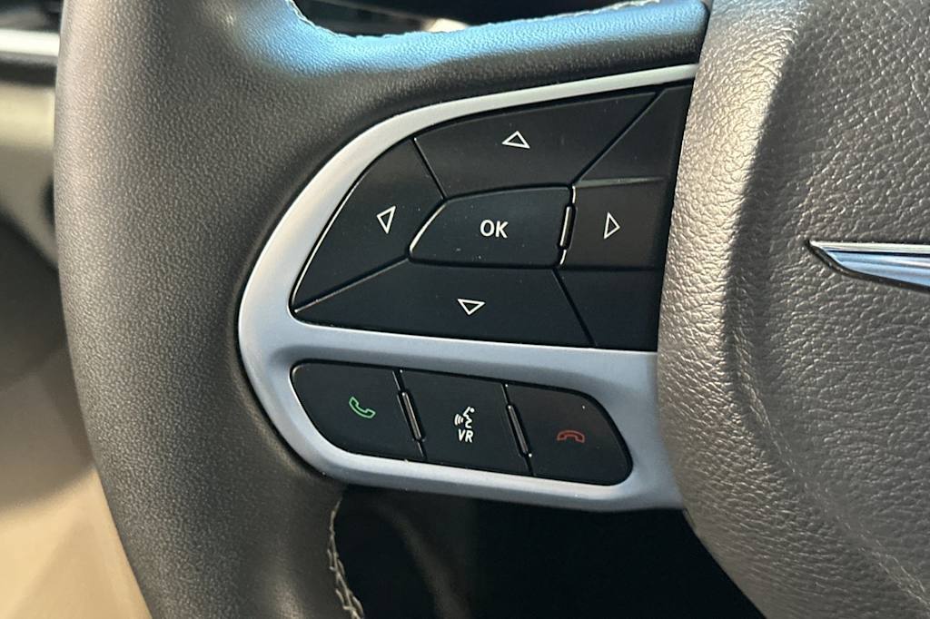 Thumbnail: 2023 Chrysler Pacifica - 33