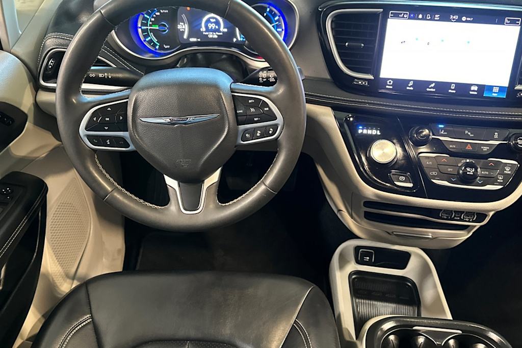 Thumbnail: 2023 Chrysler Pacifica - 9