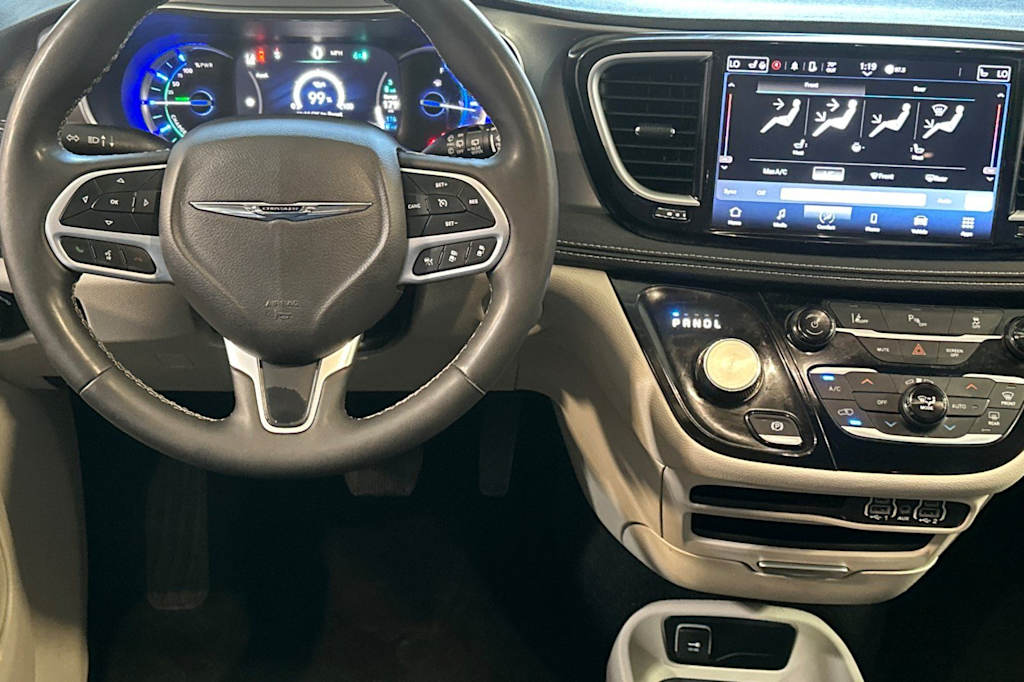 Thumbnail: 2023 Chrysler Pacifica - 12