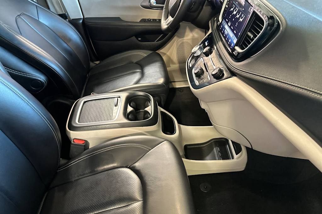 Thumbnail: 2023 Chrysler Pacifica - 13