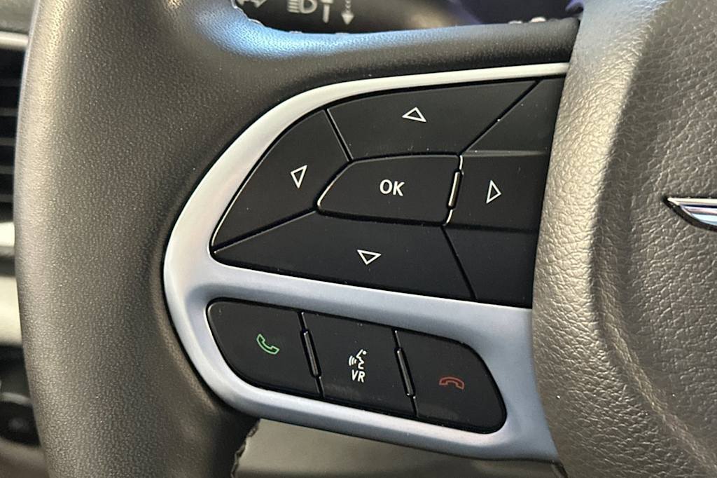 Thumbnail: 2023 Chrysler Pacifica - 31