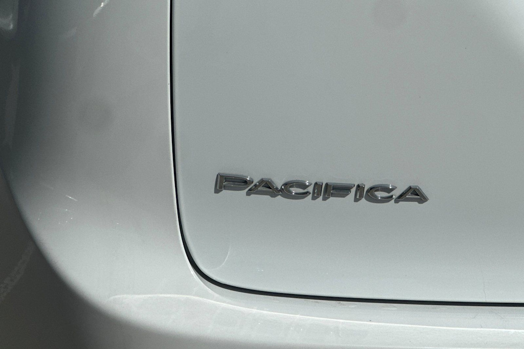 Thumbnail: 2023 Chrysler Pacifica - 34