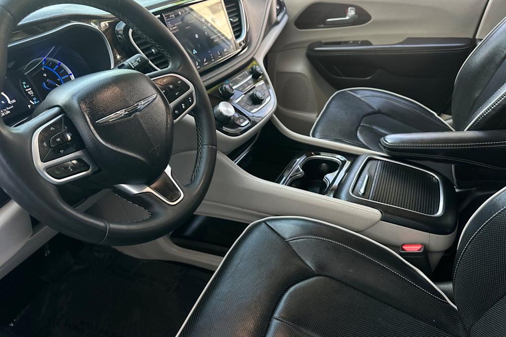 Thumbnail: 2023 Chrysler Pacifica - 9