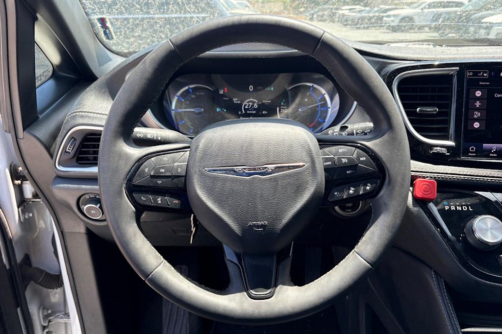 Thumbnail: 2022 Chrysler Pacifica - 25