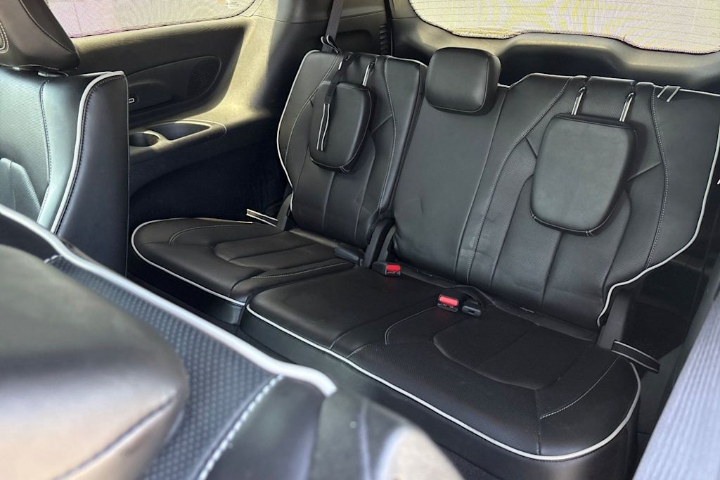 Thumbnail: 2022 Chrysler Pacifica - 21