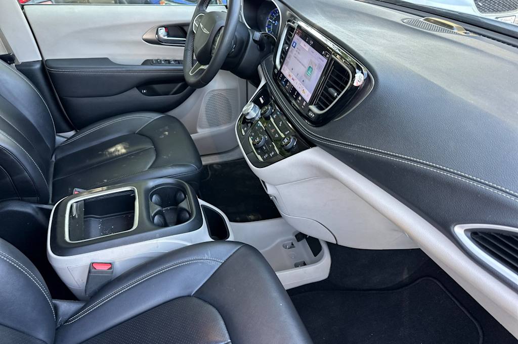 Thumbnail: 2024 Chrysler Pacifica - 12