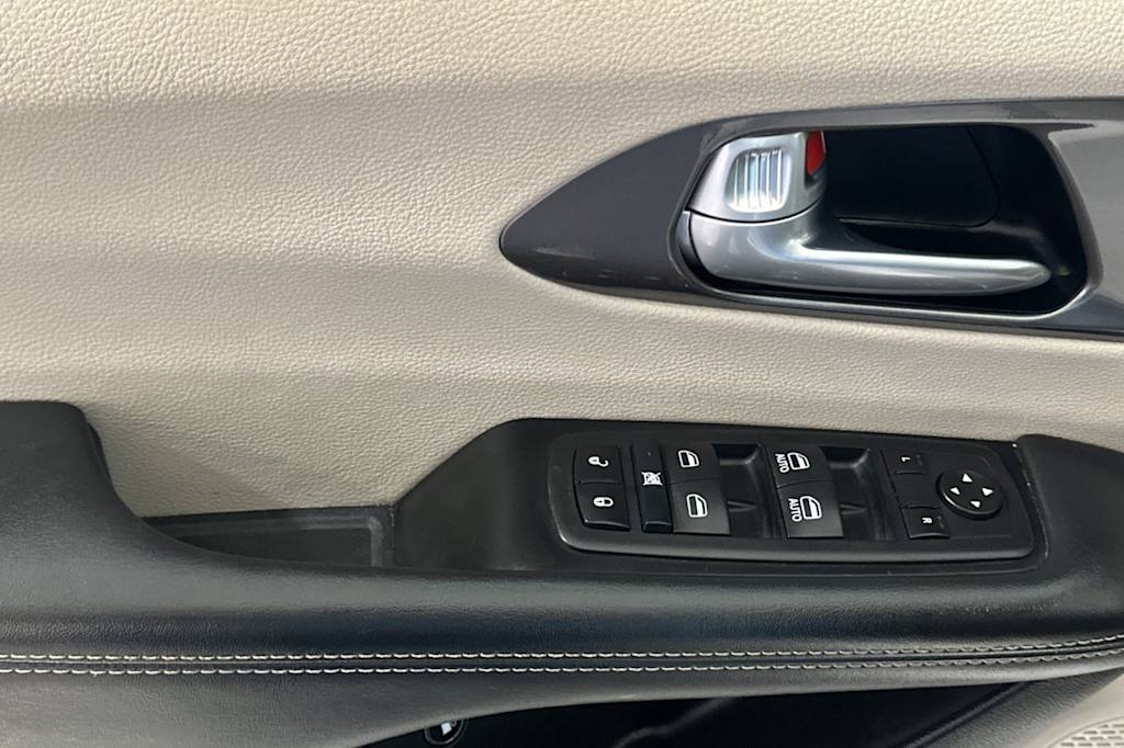 Thumbnail: 2024 Chrysler Pacifica - 19