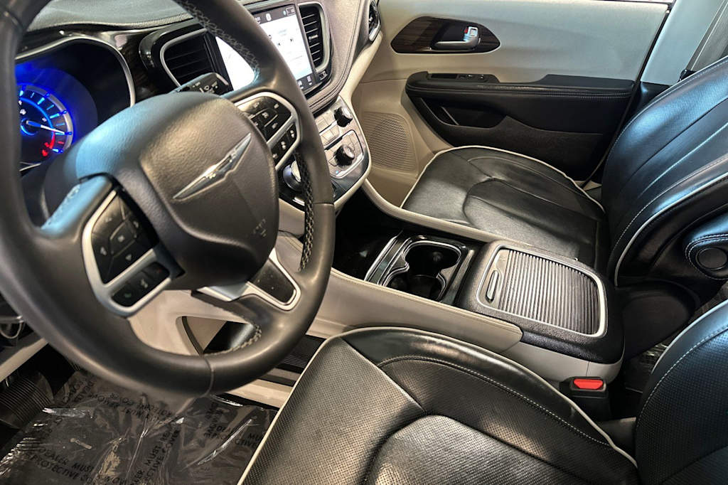 Thumbnail: 2023 Chrysler Pacifica - 11