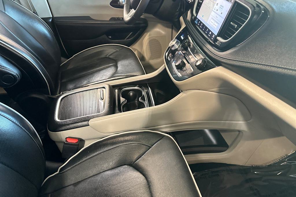 Thumbnail: 2023 Chrysler Pacifica - 12