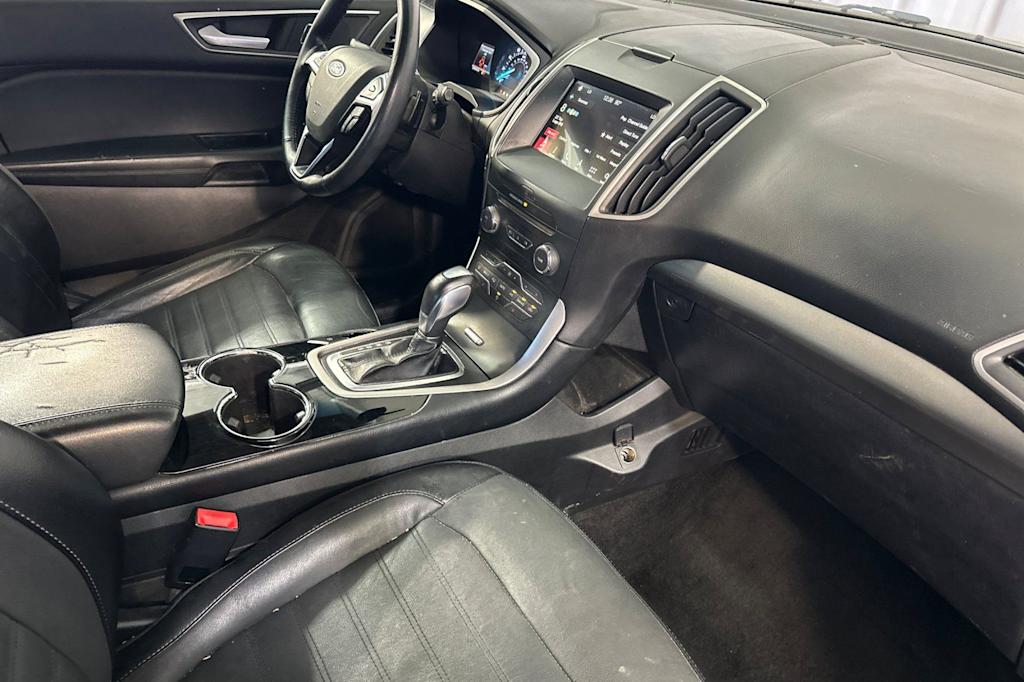 Thumbnail: 2018 Ford Edge - 13
