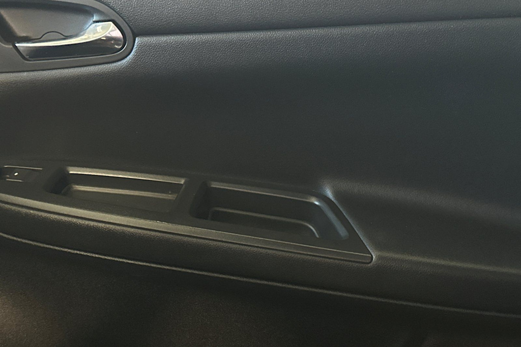 Thumbnail: 2013 Chevrolet Impala - 23
