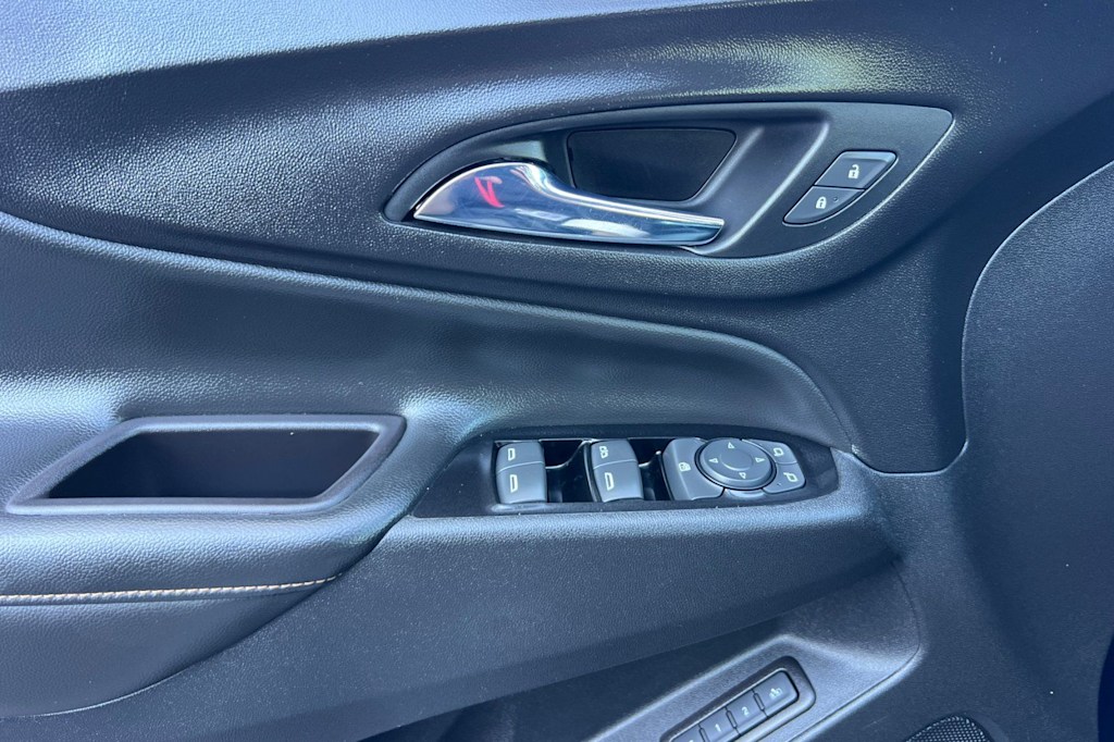Thumbnail: 2022 Chevrolet Equinox - 23