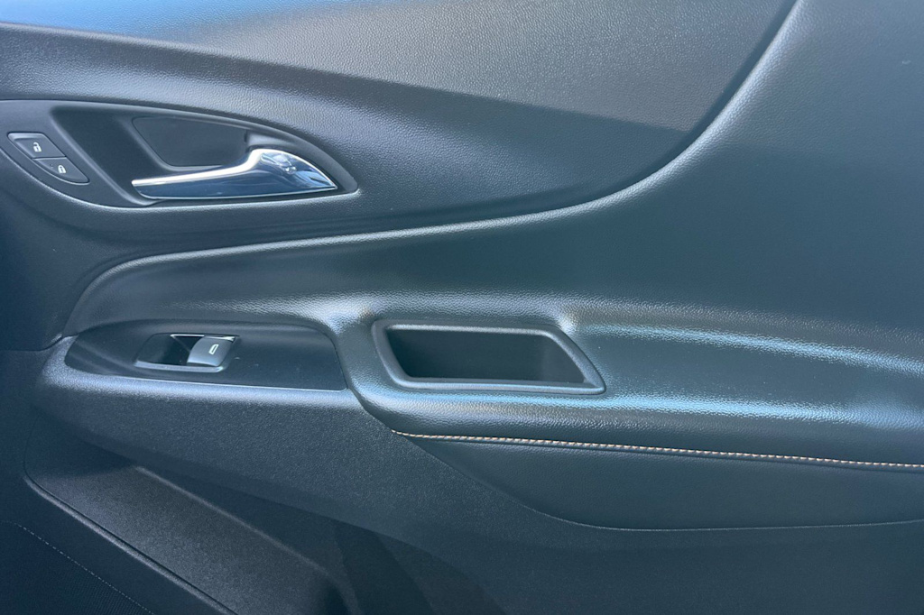 Thumbnail: 2022 Chevrolet Equinox - 25