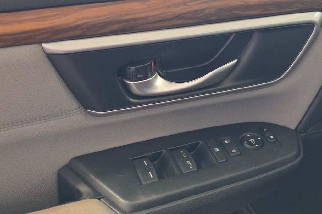 Thumbnail: 2018 Honda CR-V - 21