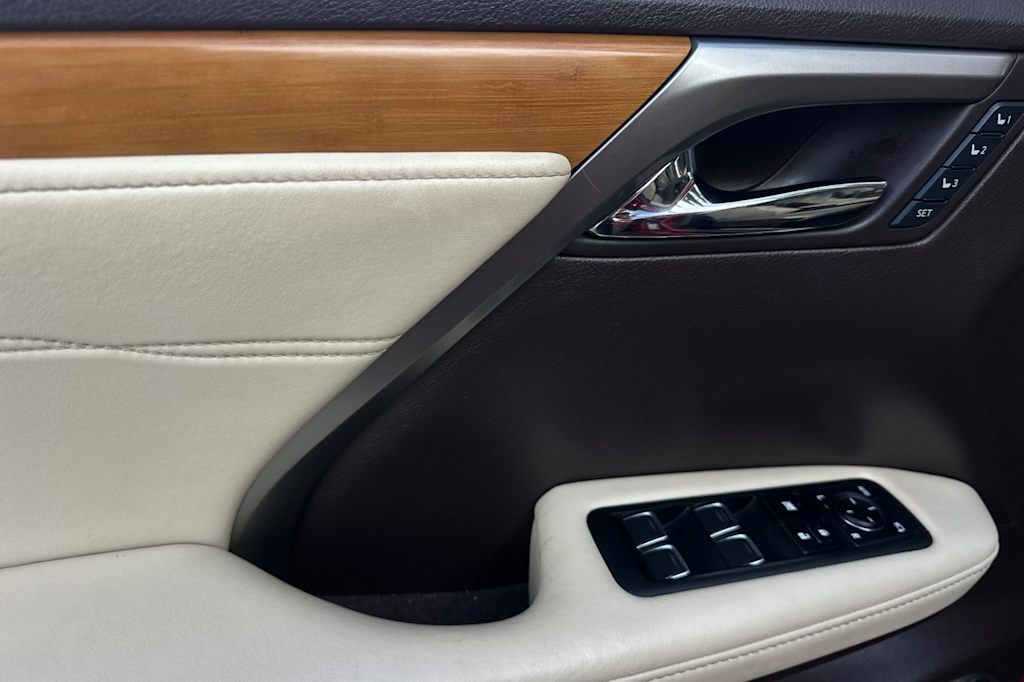 Thumbnail: 2019 Lexus RX - 22