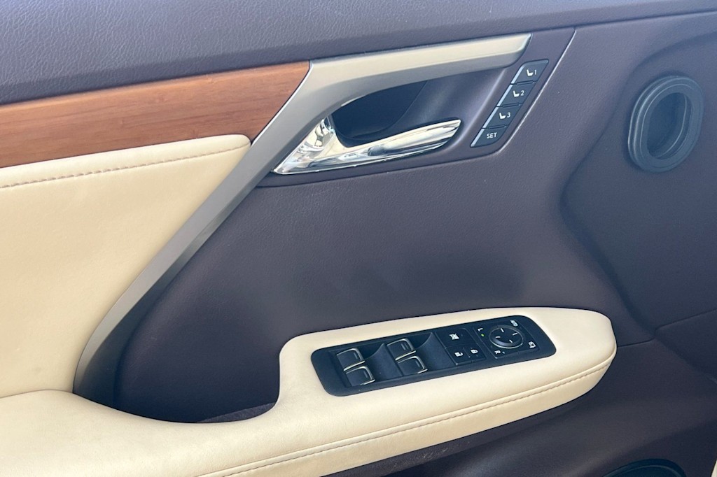 Thumbnail: 2020 Lexus RX - 23
