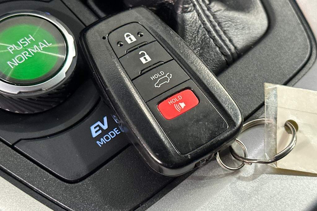 Thumbnail: 2019 Toyota RAV4 - 17