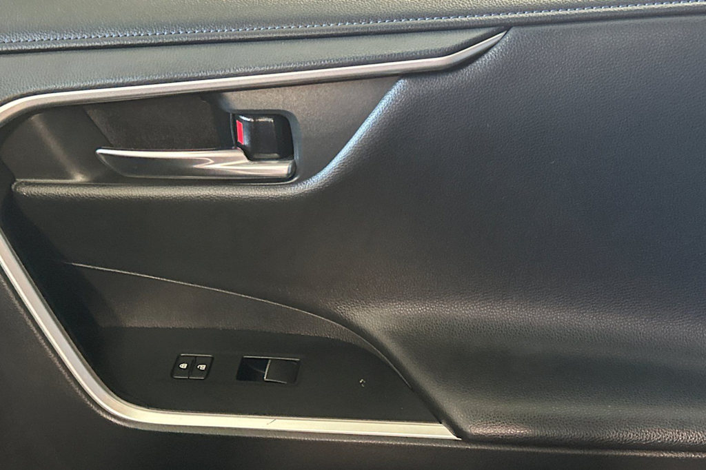 Thumbnail: 2019 Toyota RAV4 - 25