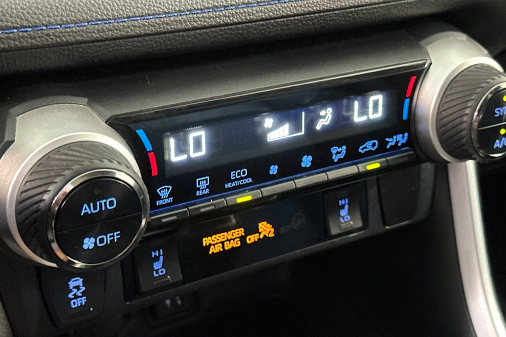 Thumbnail: 2019 Toyota RAV4 - 28