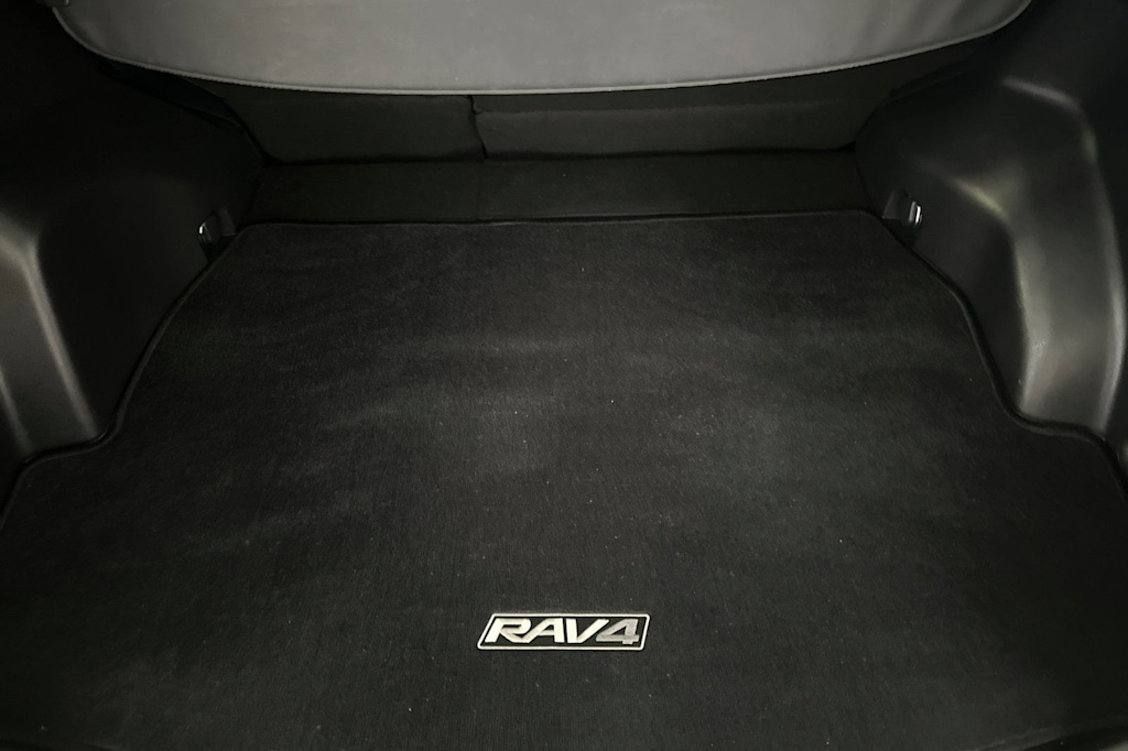 Thumbnail: 2019 Toyota RAV4 - 14