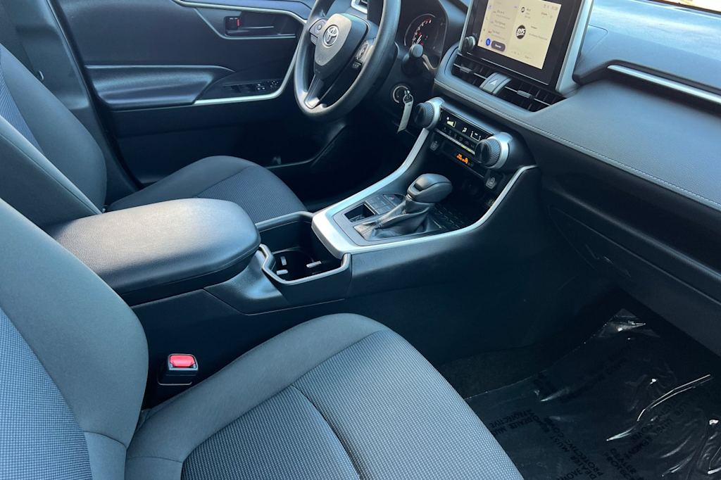 Thumbnail: 2024 Toyota RAV4 - 13