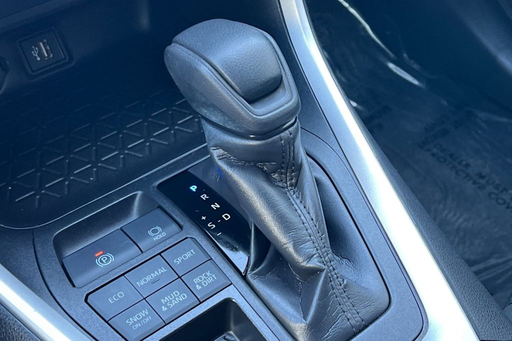 Thumbnail: 2024 Toyota RAV4 - 15