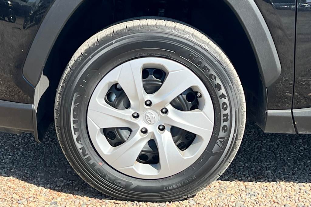 Thumbnail: 2024 Toyota RAV4 - 8