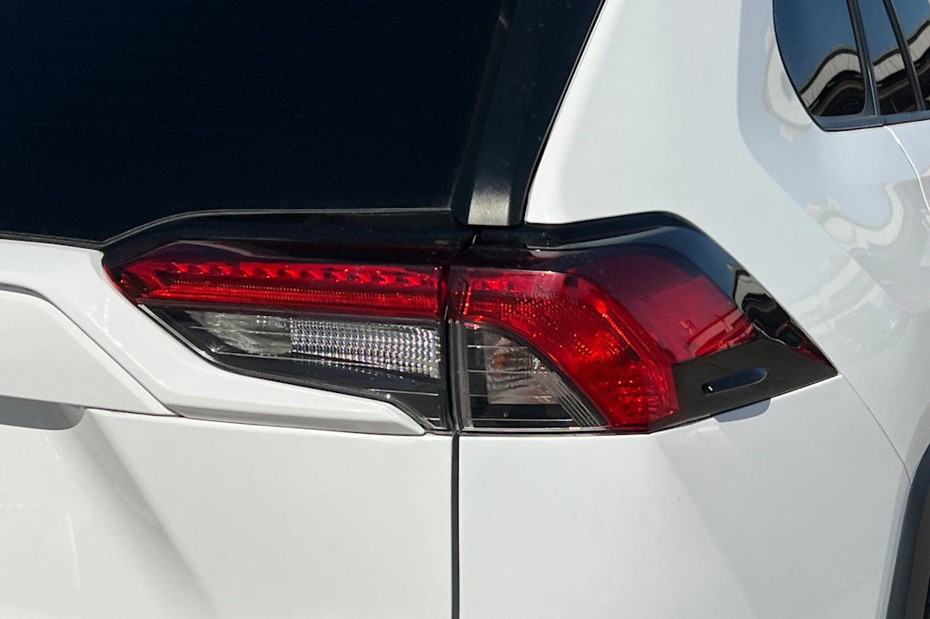 Thumbnail: 2020 Toyota RAV4 - 22