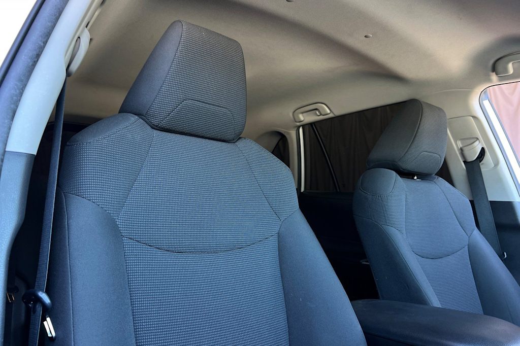 Thumbnail: 2020 Toyota RAV4 - 10