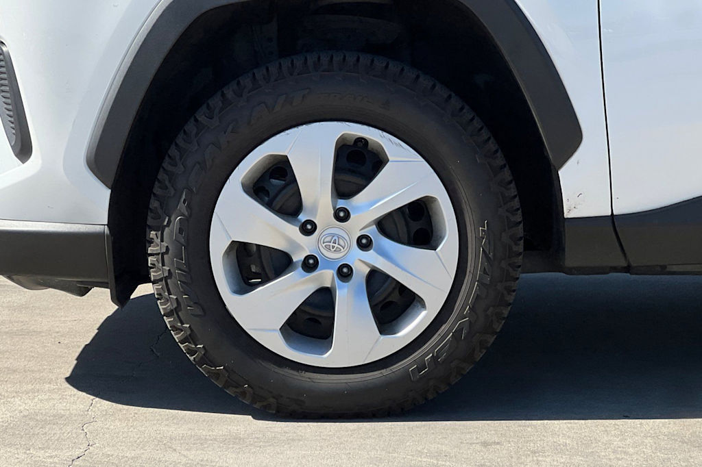 Thumbnail: 2020 Toyota RAV4 - 8