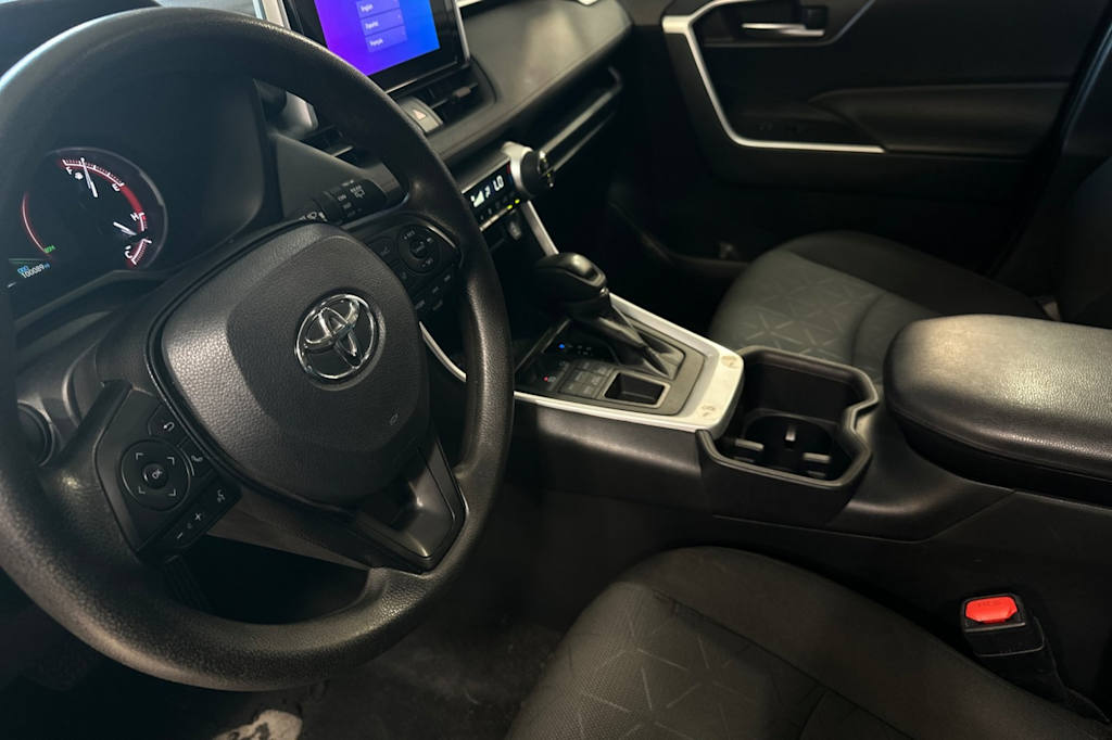 Thumbnail: 2024 Toyota RAV4 - 9