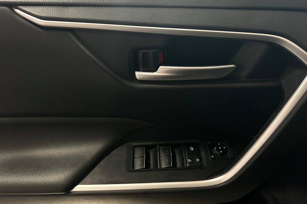 Thumbnail: 2024 Toyota RAV4 - 23