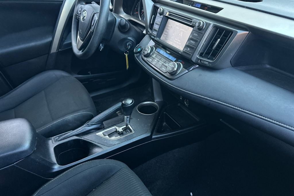 Thumbnail: 2015 Toyota RAV4 - 12