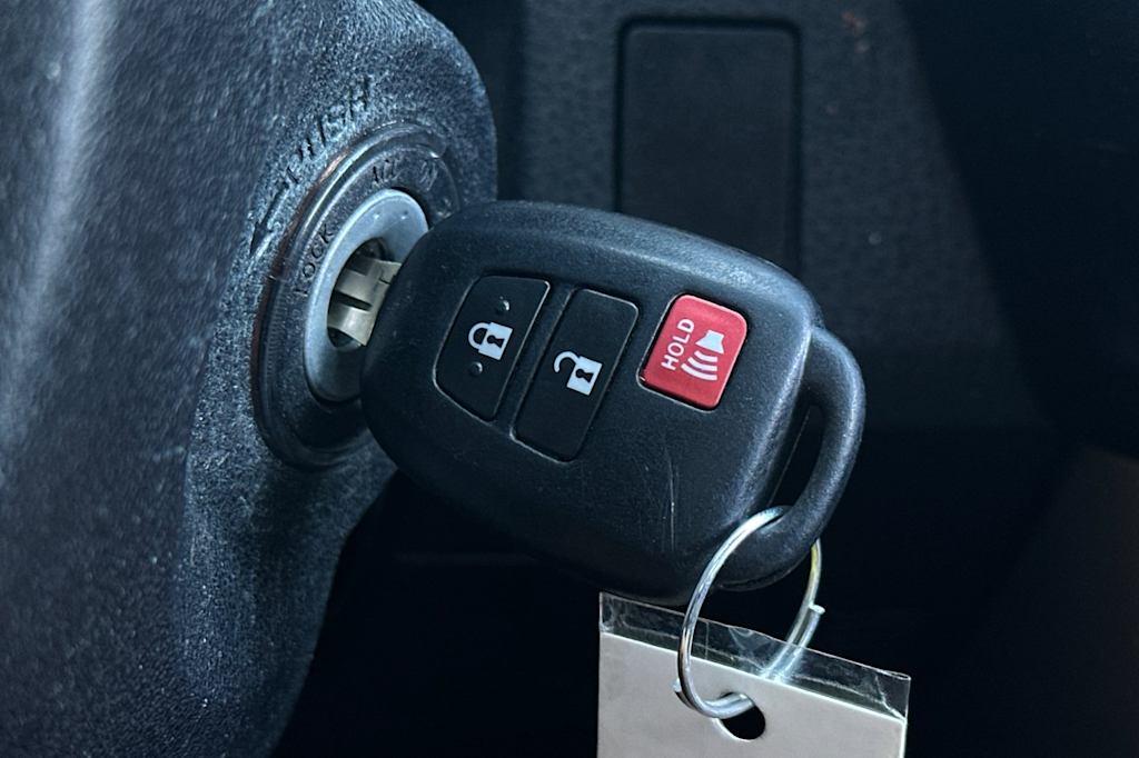 Thumbnail: 2015 Toyota RAV4 - 17