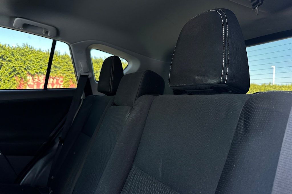 Thumbnail: 2015 Toyota RAV4 - 10