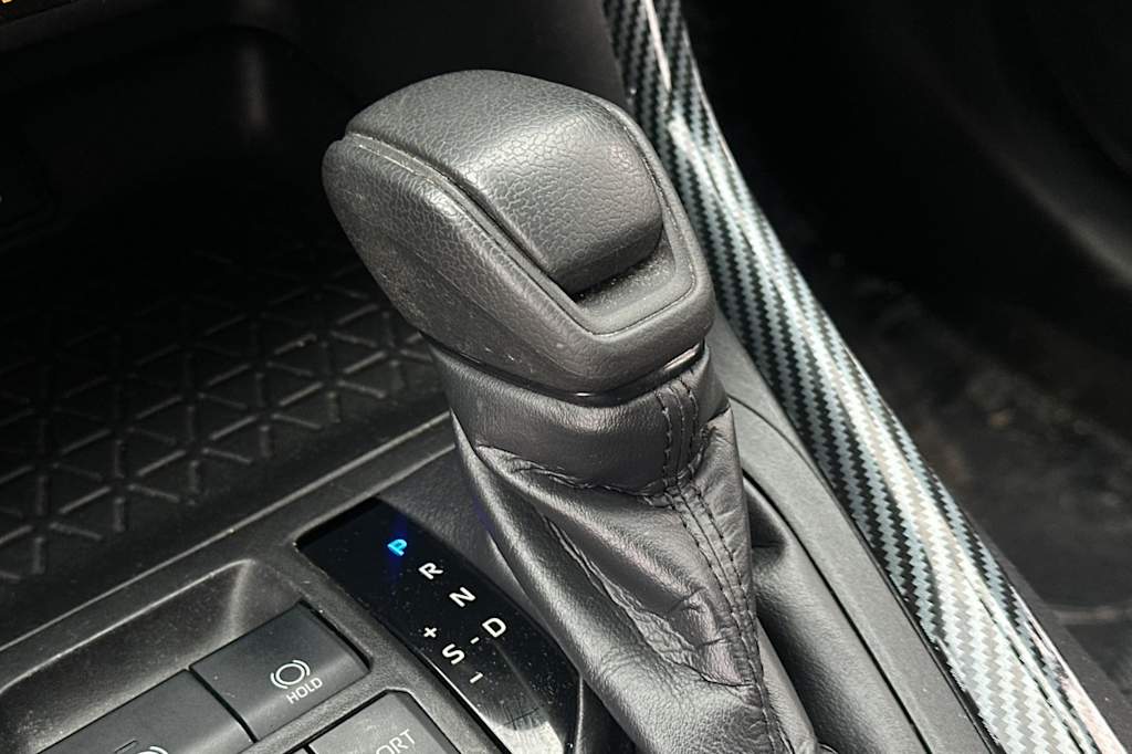 Thumbnail: 2020 Toyota RAV4 - 16