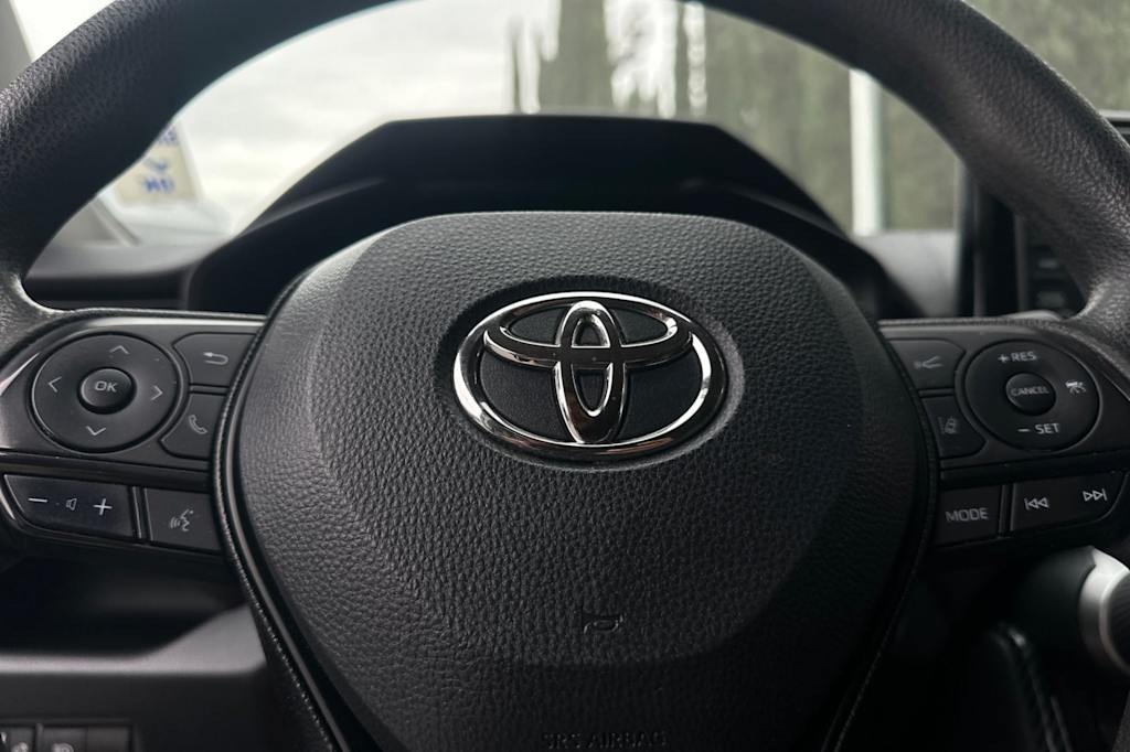 Thumbnail: 2020 Toyota RAV4 - 28