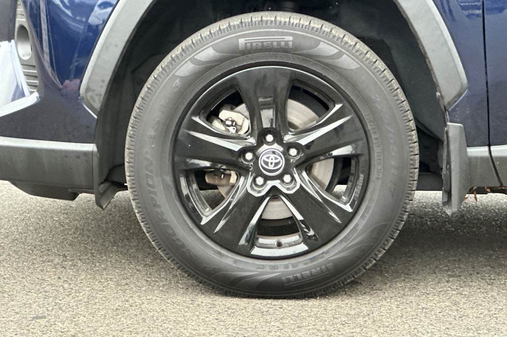 Thumbnail: 2020 Toyota RAV4 - 8