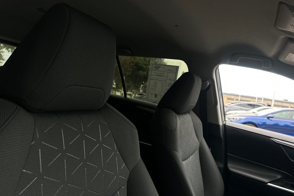 Thumbnail: 2020 Toyota RAV4 - 11