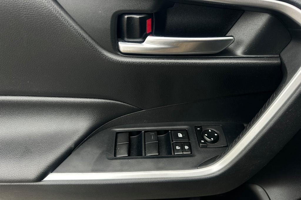 Thumbnail: 2020 Toyota RAV4 - 23