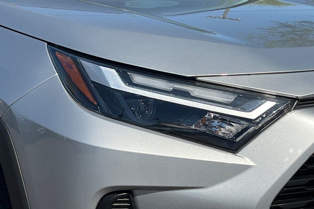 Thumbnail: 2023 Toyota RAV4 - 34