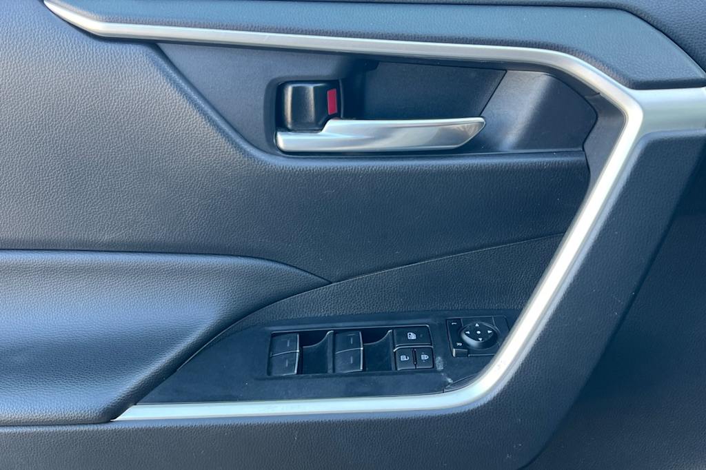 Thumbnail: 2024 Toyota RAV4 - 23